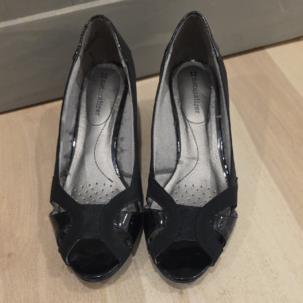 EUC Naturalizer Elegant Black Peep Toe Heels